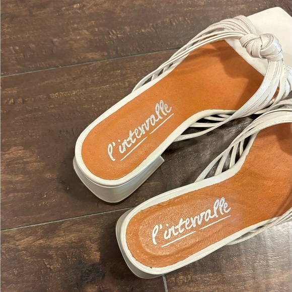 l’intervalle white block heel sandal - Picture 3 of 6